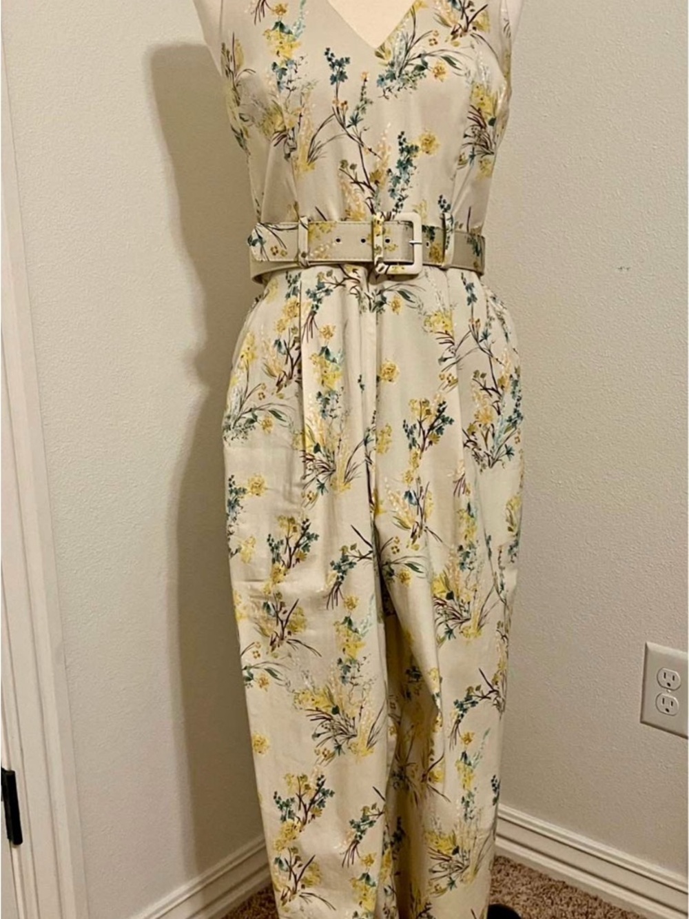 ANTONIO MELANI Cream Floral Sleeveless Jumpsuit with Belt